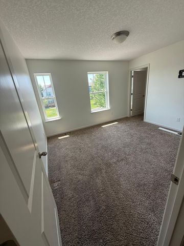1309 Shadow Creek Curve, Eagan, MN 55123