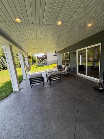 1309 Shadow Creek Curve, Eagan, MN 55123