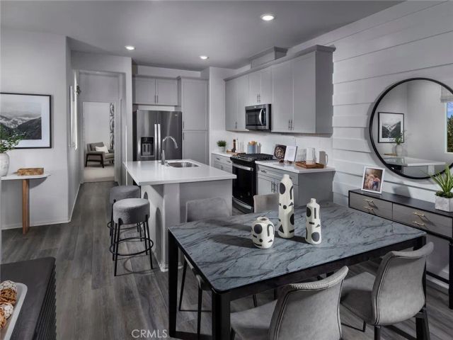 551 Toledo Way, Oceanside, CA 92057