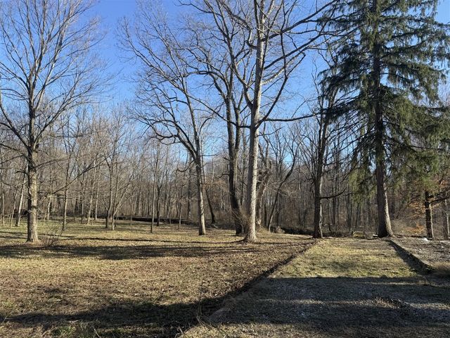 8040 W Martin Road, Three Oaks, MI 49128