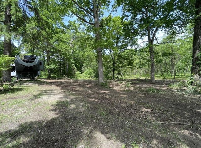 8040 W Martin Road, Three Oaks, MI 49128