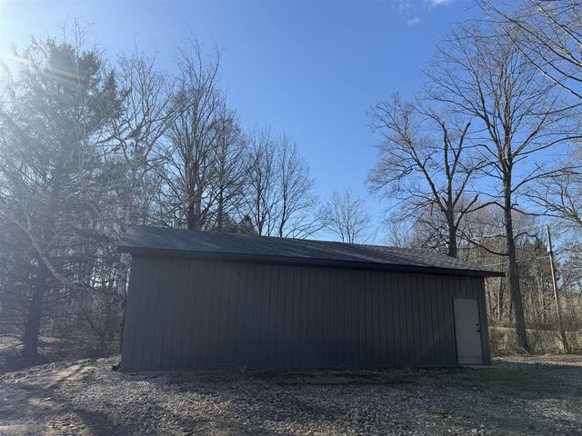 8040 W Martin Road, Three Oaks, MI 49128