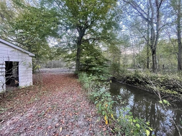 8040 W Martin Road, Three Oaks, MI 49128