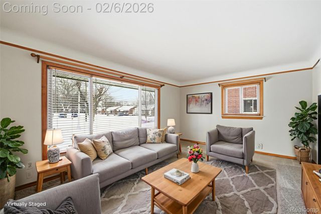 28184 Elmira Street, Livonia, MI 48150