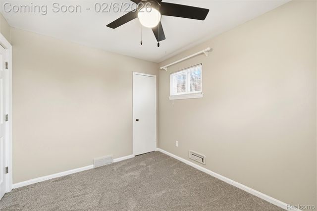 28184 Elmira Street, Livonia, MI 48150