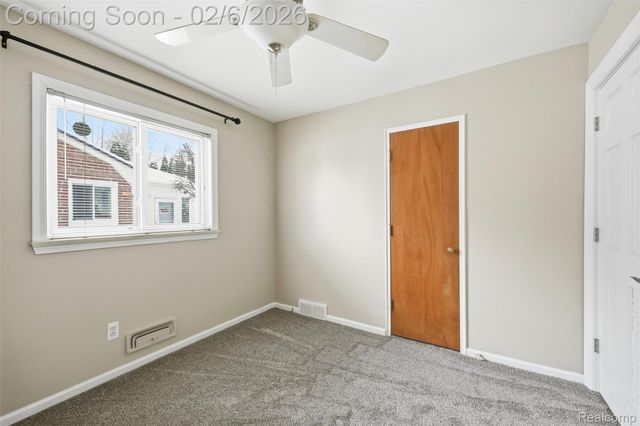 28184 Elmira Street, Livonia, MI 48150