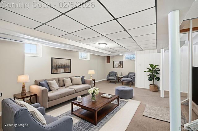 28184 Elmira Street, Livonia, MI 48150