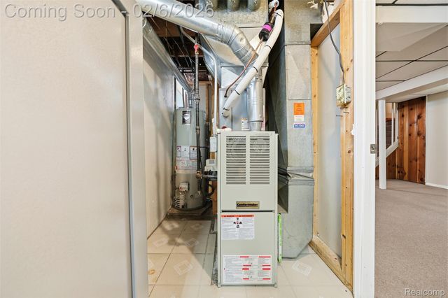 28184 Elmira Street, Livonia, MI 48150