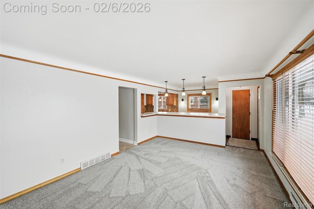 28184 Elmira Street, Livonia, MI 48150