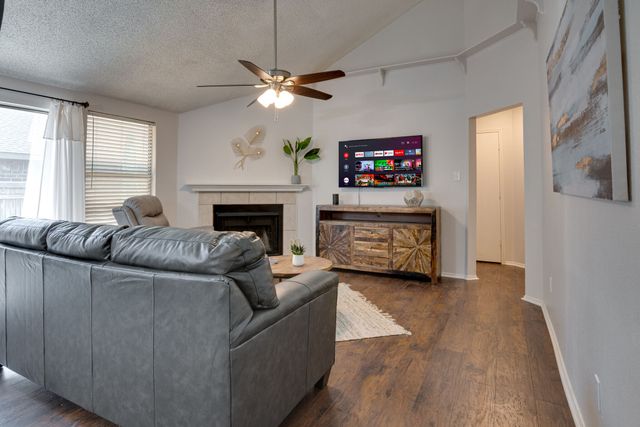 6713 Windwillow Drive, Fort Worth, TX 76137