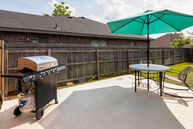 6713 Windwillow Drive, Fort Worth, TX 76137