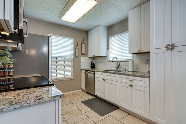 6713 Windwillow Drive, Fort Worth, TX 76137
