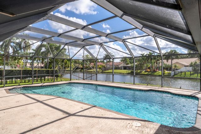 9272 NW 18th St, Plantation, FL 33322