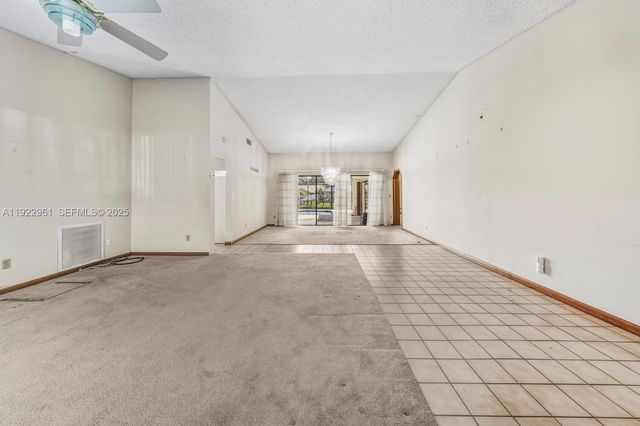 9272 NW 18th St, Plantation, FL 33322