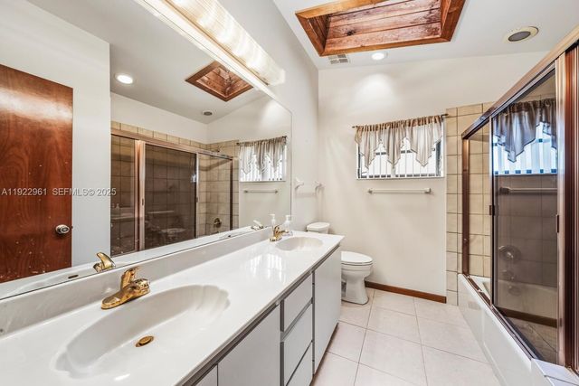 9272 NW 18th St, Plantation, FL 33322