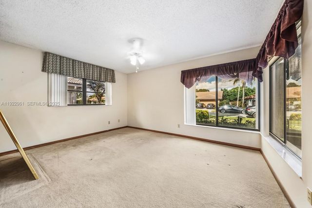 9272 NW 18th St, Plantation, FL 33322