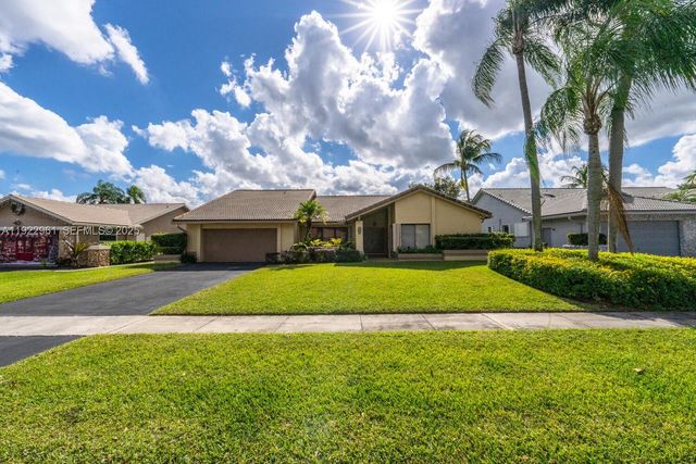 9272 NW 18th St, Plantation, FL 33322