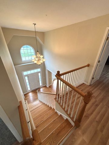 375 W Devon Avenue, Roselle, IL 60172