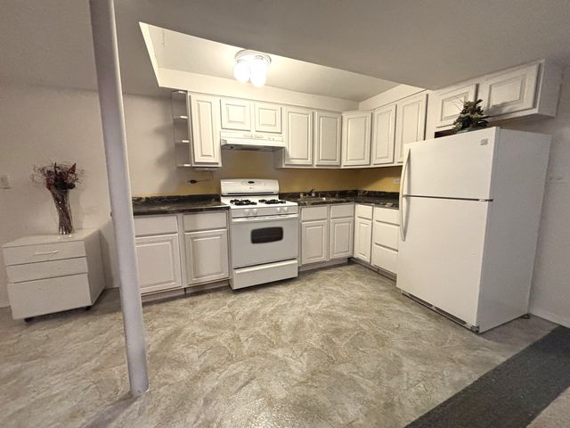 375 W Devon Avenue, Roselle, IL 60172