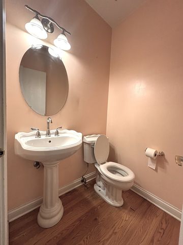 375 W Devon Avenue, Roselle, IL 60172