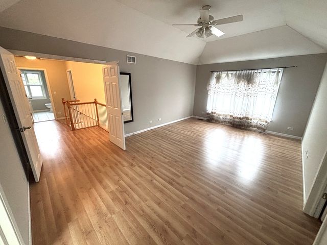 375 W Devon Avenue, Roselle, IL 60172