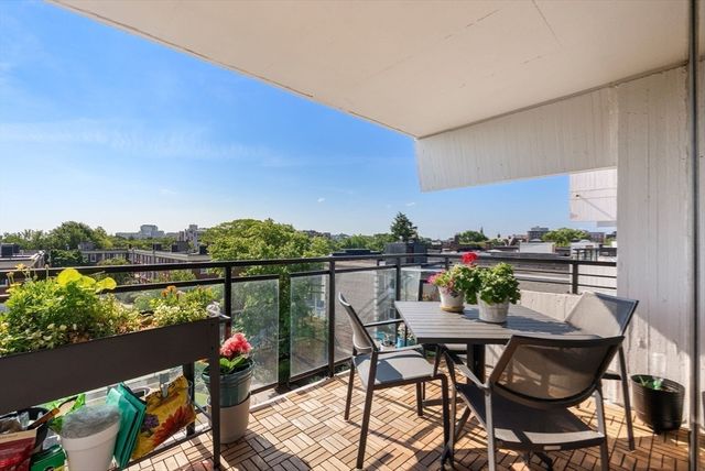 60 Babcock St 53, Brookline, MA 02446