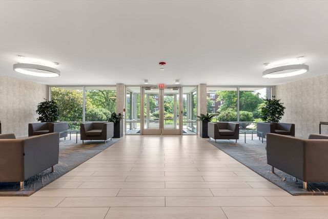 60 Babcock St 53, Brookline, MA 02446