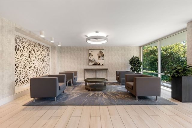 60 Babcock St 53, Brookline, MA 02446