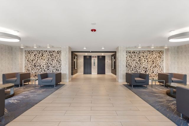 60 Babcock St 53, Brookline, MA 02446