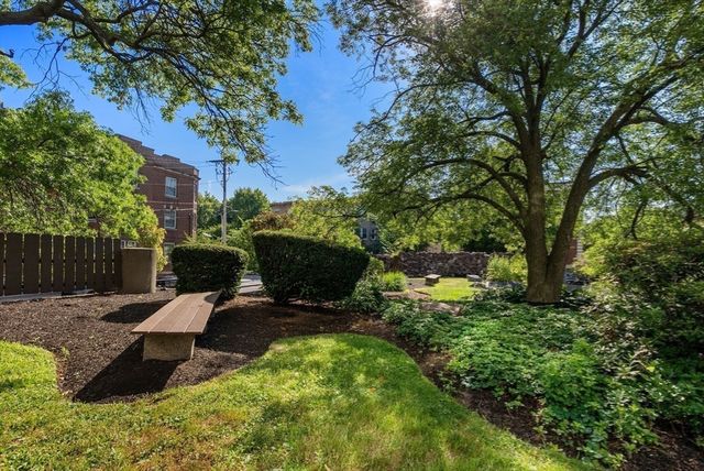 60 Babcock St 53, Brookline, MA 02446