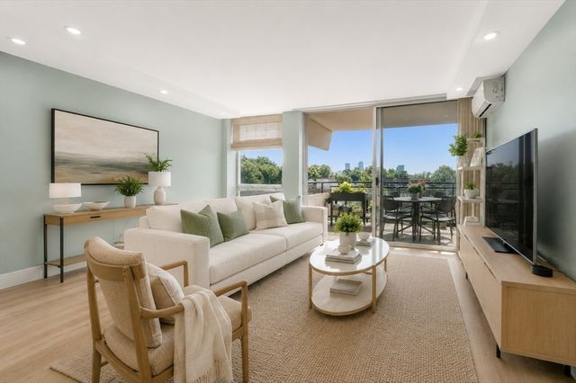 60 Babcock St 53, Brookline, MA 02446