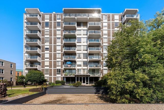 60 Babcock St 53, Brookline, MA 02446