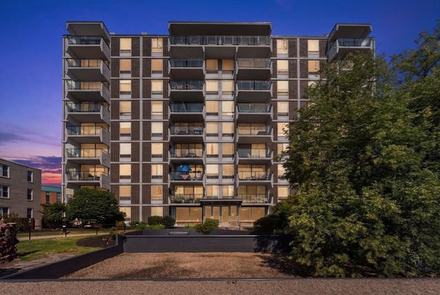 60 Babcock St 53, Brookline, MA 02446
