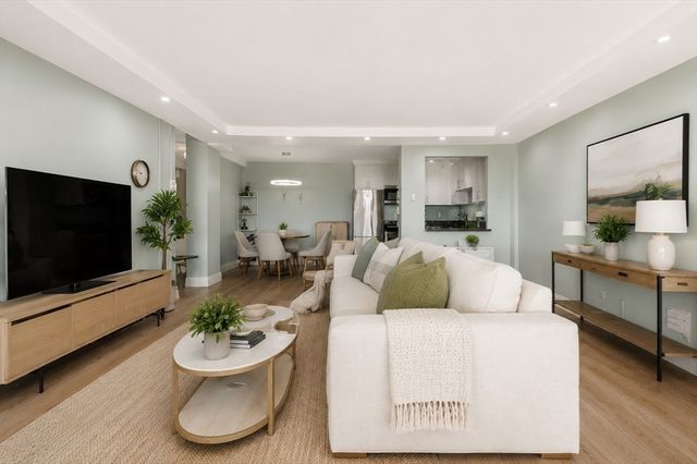60 Babcock St 53, Brookline, MA 02446