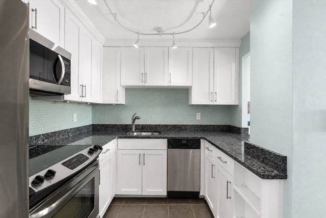 60 Babcock St 53, Brookline, MA 02446