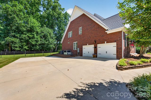 932 Gristmill Drive, Rock Hill, SC 29732