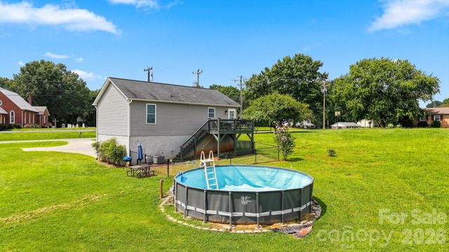 4548 Bethel Church Road, Hickory, NC 28602
