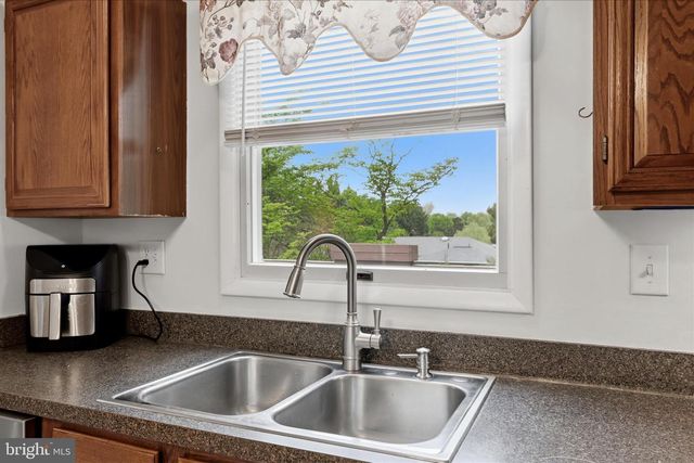 3824 BEECH DOWN DR, Chantilly, VA 20151