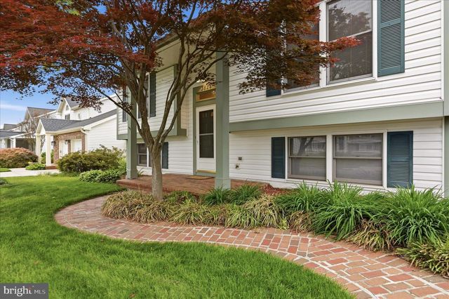 3824 BEECH DOWN DR, Chantilly, VA 20151