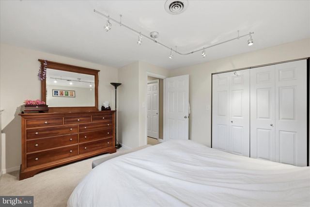 3824 BEECH DOWN DR, Chantilly, VA 20151