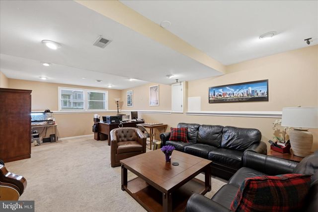 3824 BEECH DOWN DR, Chantilly, VA 20151