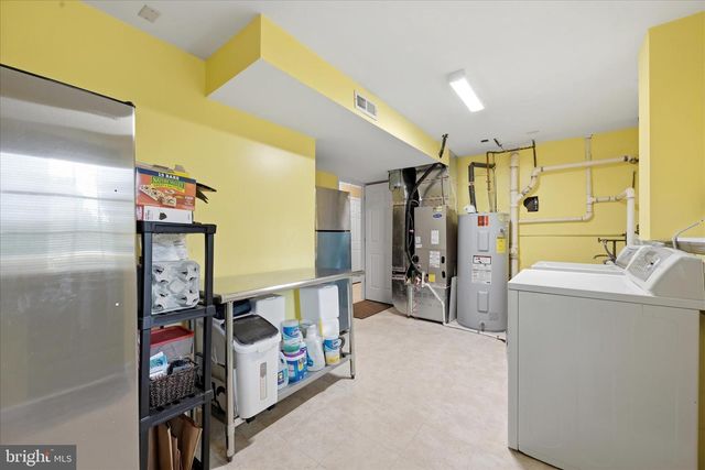 3824 BEECH DOWN DR, Chantilly, VA 20151