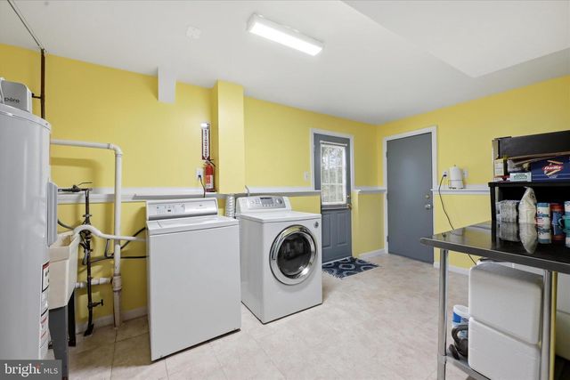 3824 BEECH DOWN DR, Chantilly, VA 20151