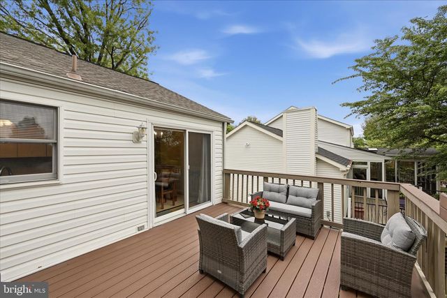 3824 BEECH DOWN DR, Chantilly, VA 20151