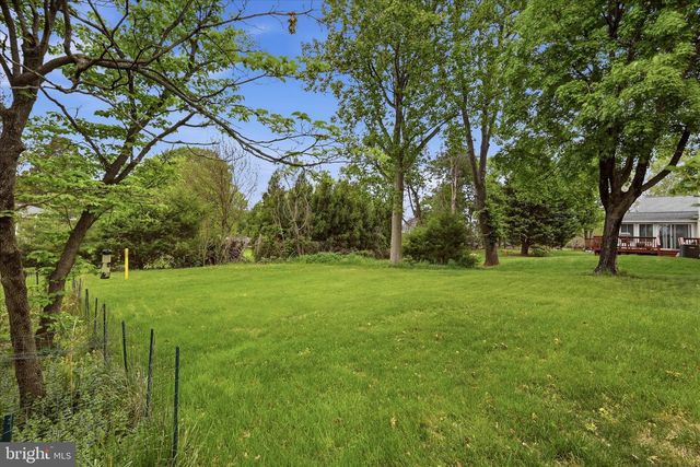 3824 BEECH DOWN DR, Chantilly, VA 20151