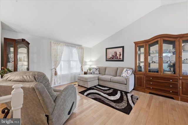 3824 BEECH DOWN DR, Chantilly, VA 20151