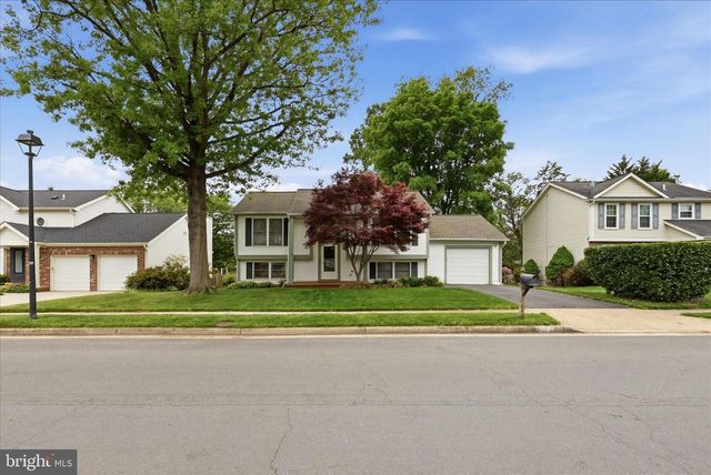 3824 BEECH DOWN DR, Chantilly, VA 20151