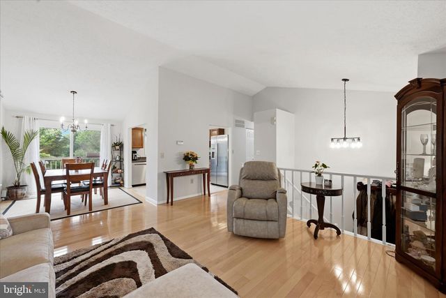 3824 BEECH DOWN DR, Chantilly, VA 20151