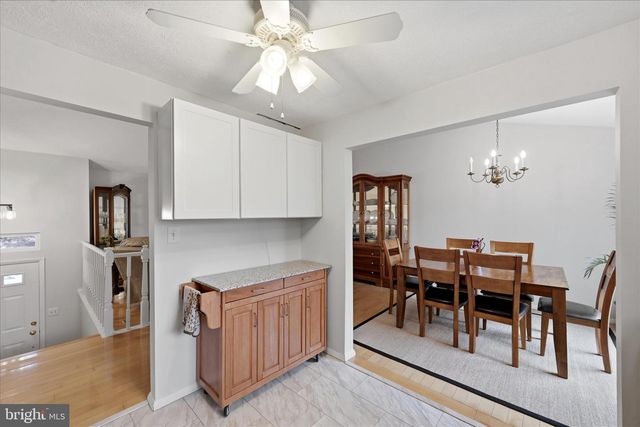 3824 BEECH DOWN DR, Chantilly, VA 20151