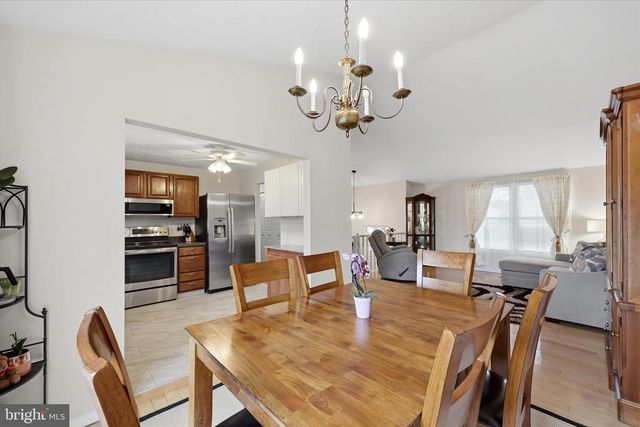 3824 BEECH DOWN DR, Chantilly, VA 20151